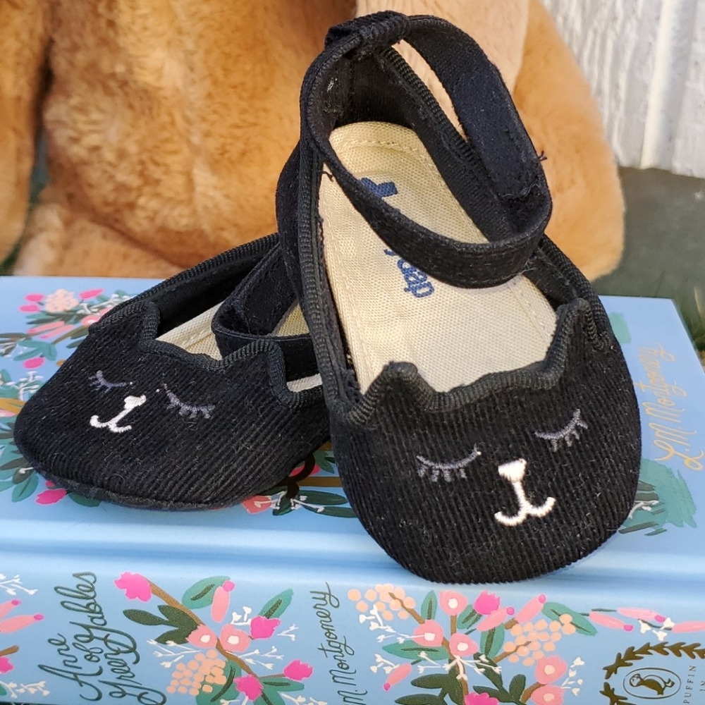 Baby Gap 3-6m kitty flats